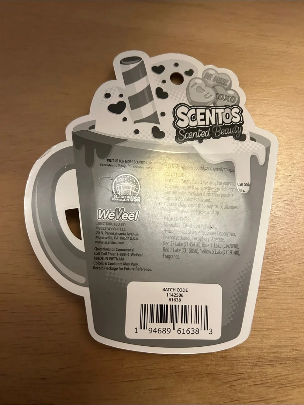 Free with Bundle New girls Scentos scented lip gloss Set